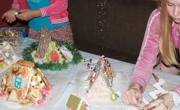Gingerbread house day